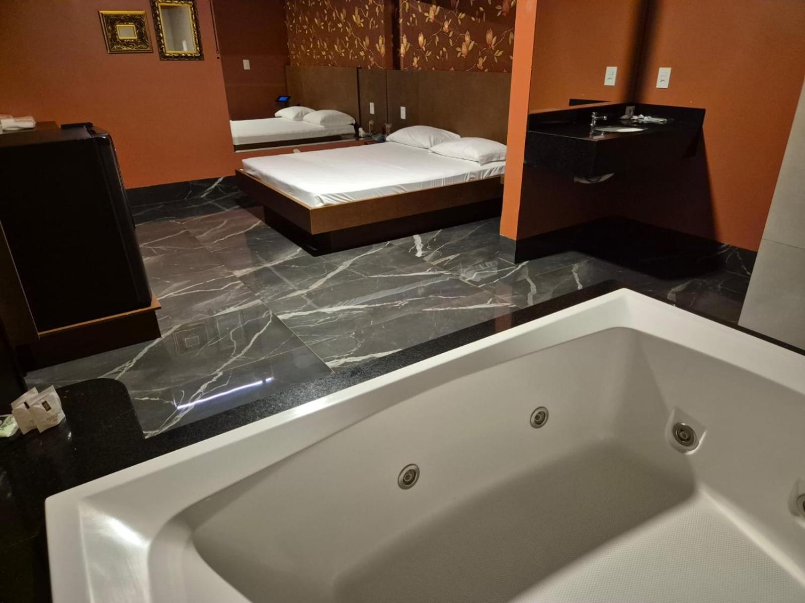 Tantra Motel Toledo  Eksteriør bilde
