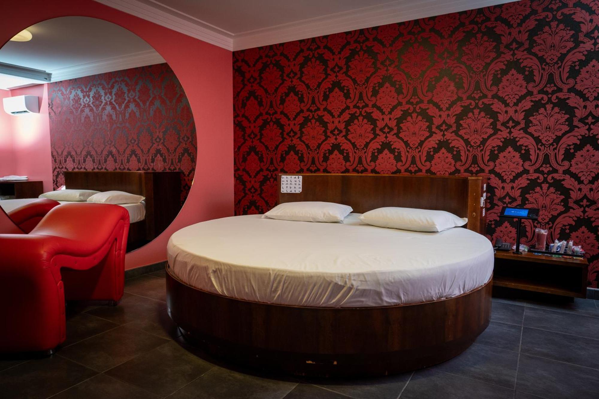 Tantra Motel Toledo  Eksteriør bilde
